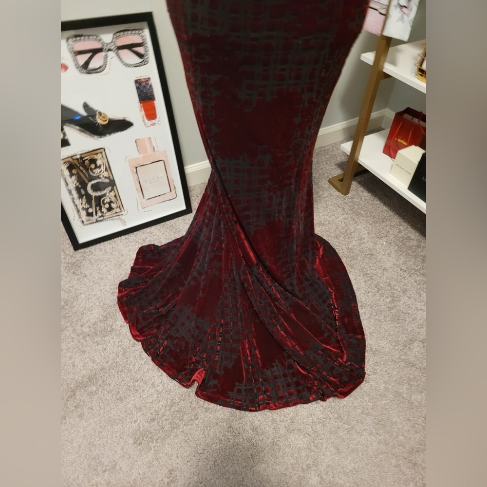 Donna Karan Social Occasion Burnout Velvet Halter neck maxi dress NWT Size 8 - Picture 8 of 14